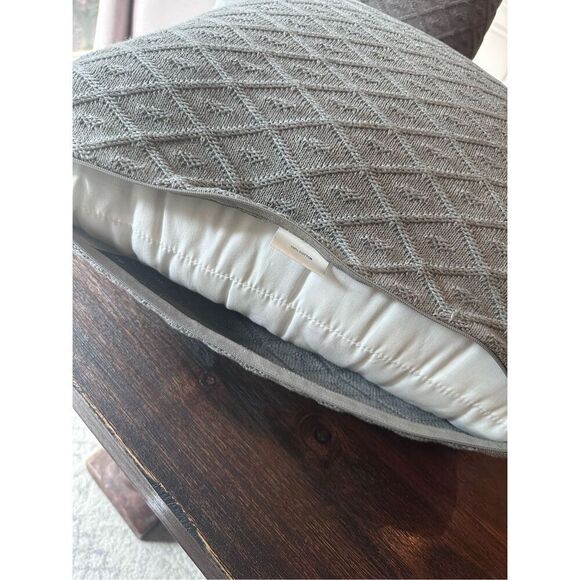 Gray cotton knit pillow set - Picture 3 of 6